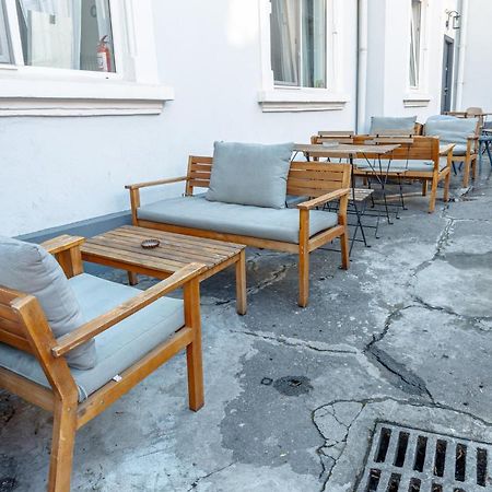 First Hostel Bucur 21 Букурещ Екстериор снимка