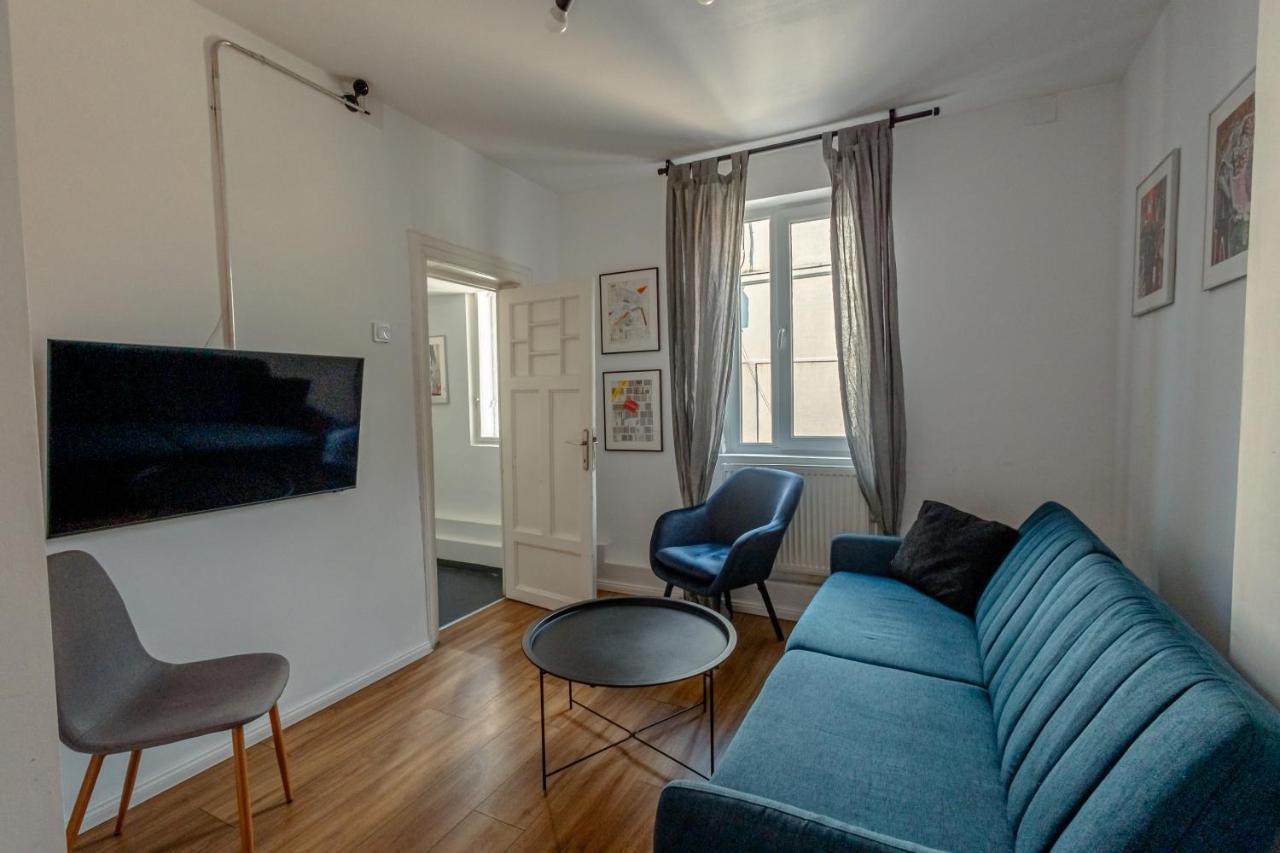 First Hostel Bucur 21 Букурещ Екстериор снимка