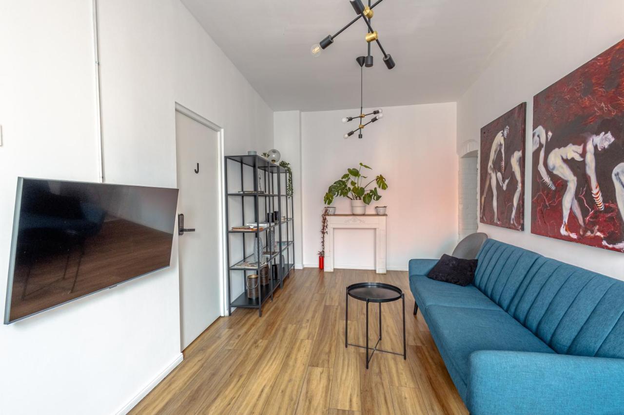 First Hostel Bucur 21 Букурещ Екстериор снимка