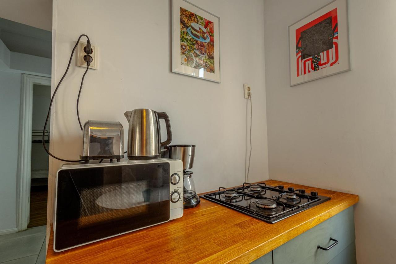 First Hostel Bucur 21 Букурещ Екстериор снимка